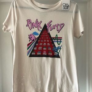 Women’s Chaser medium shirt